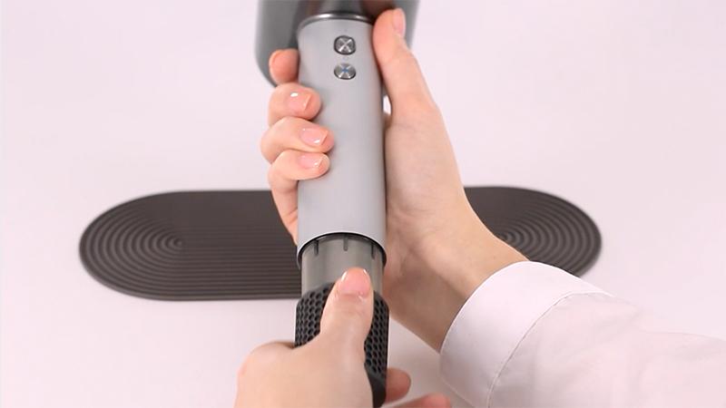 Removing the filter of the Dyson Supersonic Professional Edition